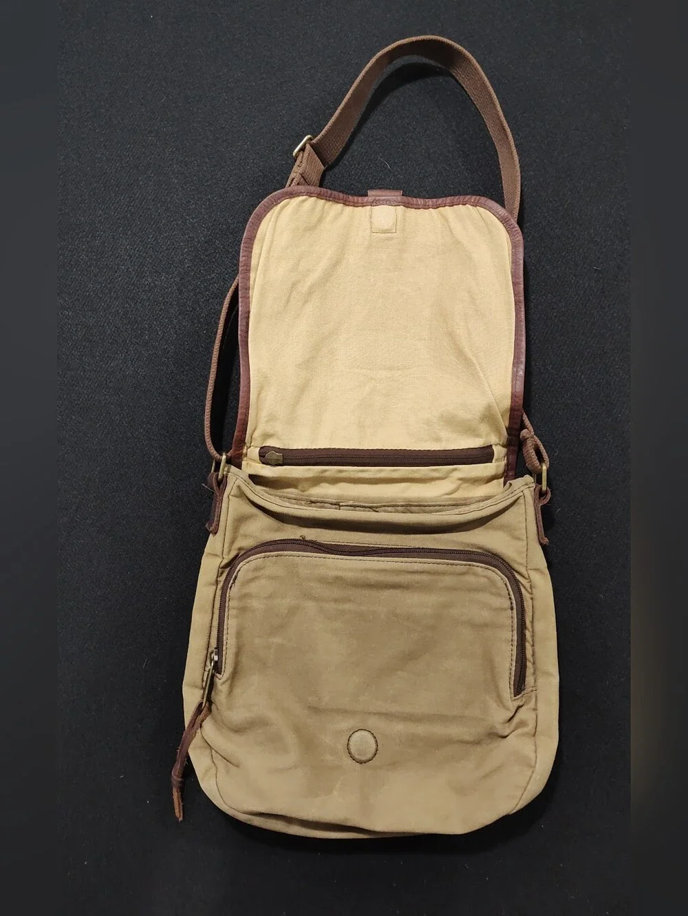 Duluth Trading Co Oil Cloth Sling Crossbody Messenger Shoulder Bag, Brown/Tan
